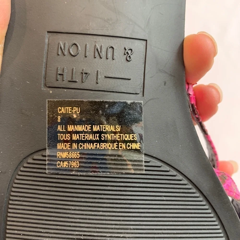 14TH & Union Caite Hot Pink & Black Python Print Slip On Strappy‎ Sandals - Picture 6 of 6